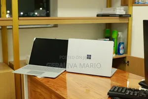 Laptop Microsoft Surface Laptop 2 8GB Intel Core i7 SSD 256GB