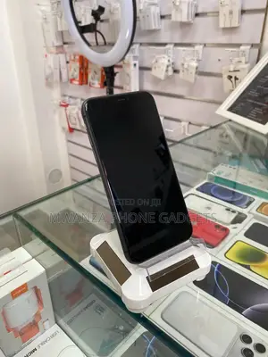 Apple iPhone 11 64 GB Black
