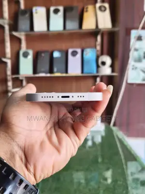 Apple iPhone 13 128 GB White