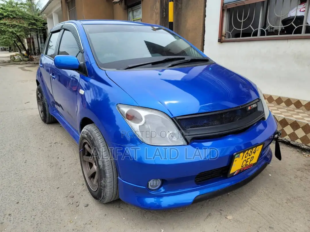 Toyota IST 2004 Blue