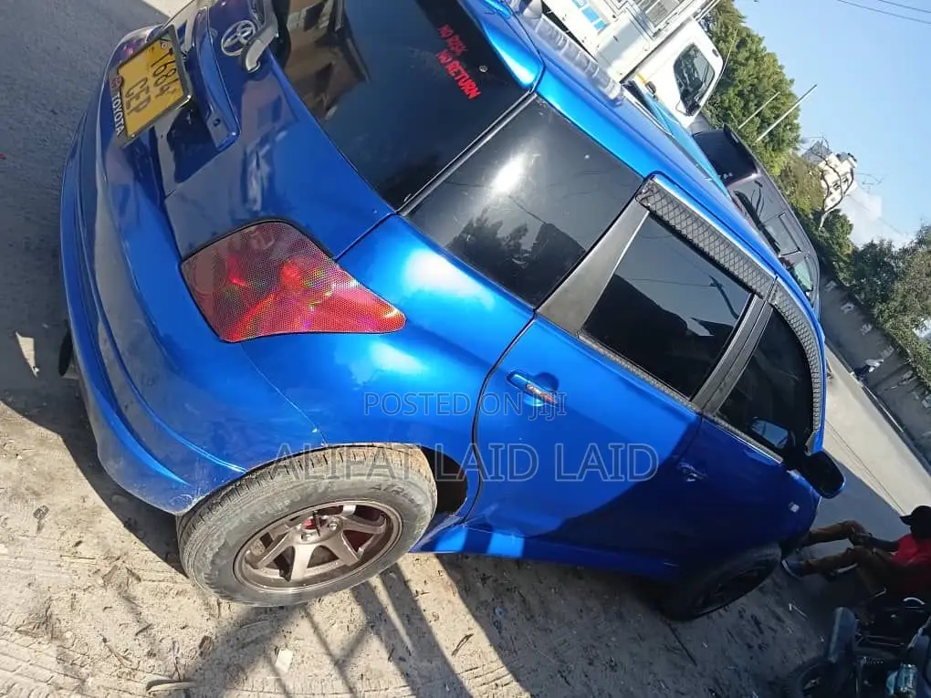 Toyota IST 2004 Blue