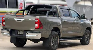 Toyota Hilux 2021 Beige