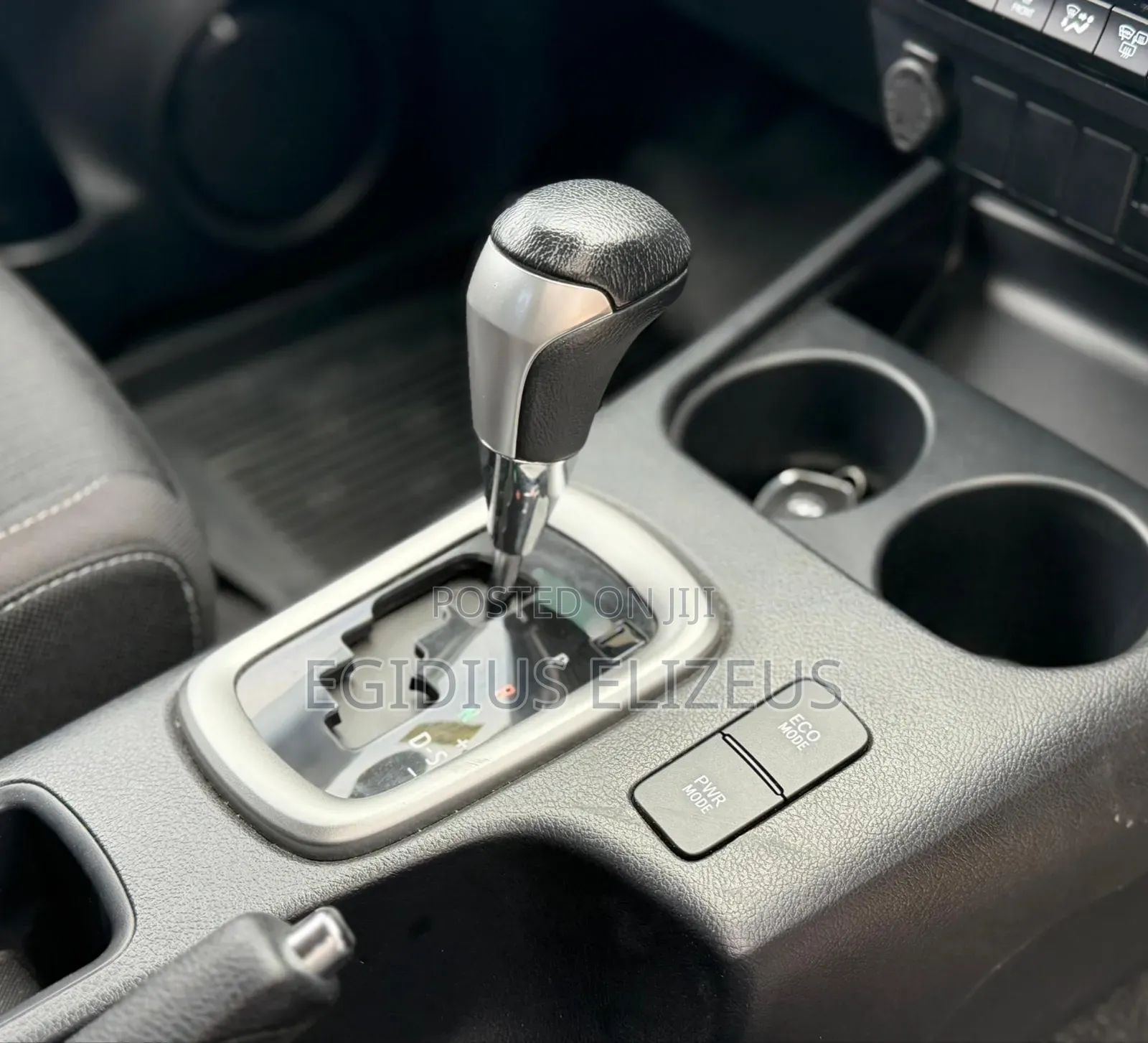 Toyota Hilux 2021 Beige