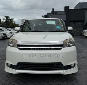 Toyota Corolla Rumion 2011 White