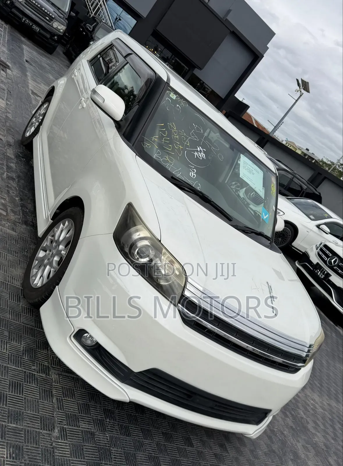Toyota Corolla Rumion 2011 White