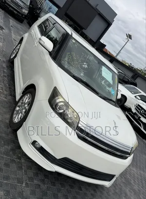 Toyota Corolla Rumion 2011 White