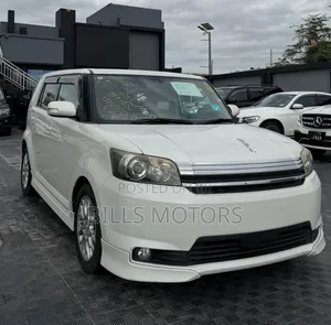 Toyota Corolla Rumion 2011 White