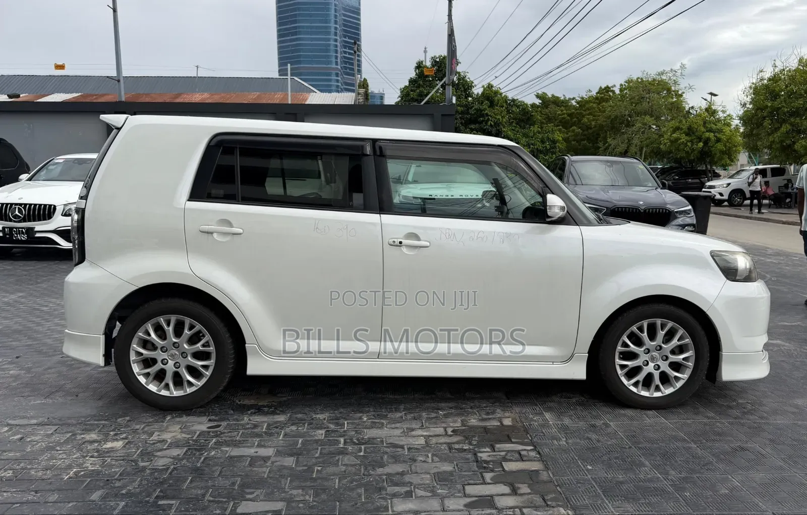 Toyota Corolla Rumion 2011 White
