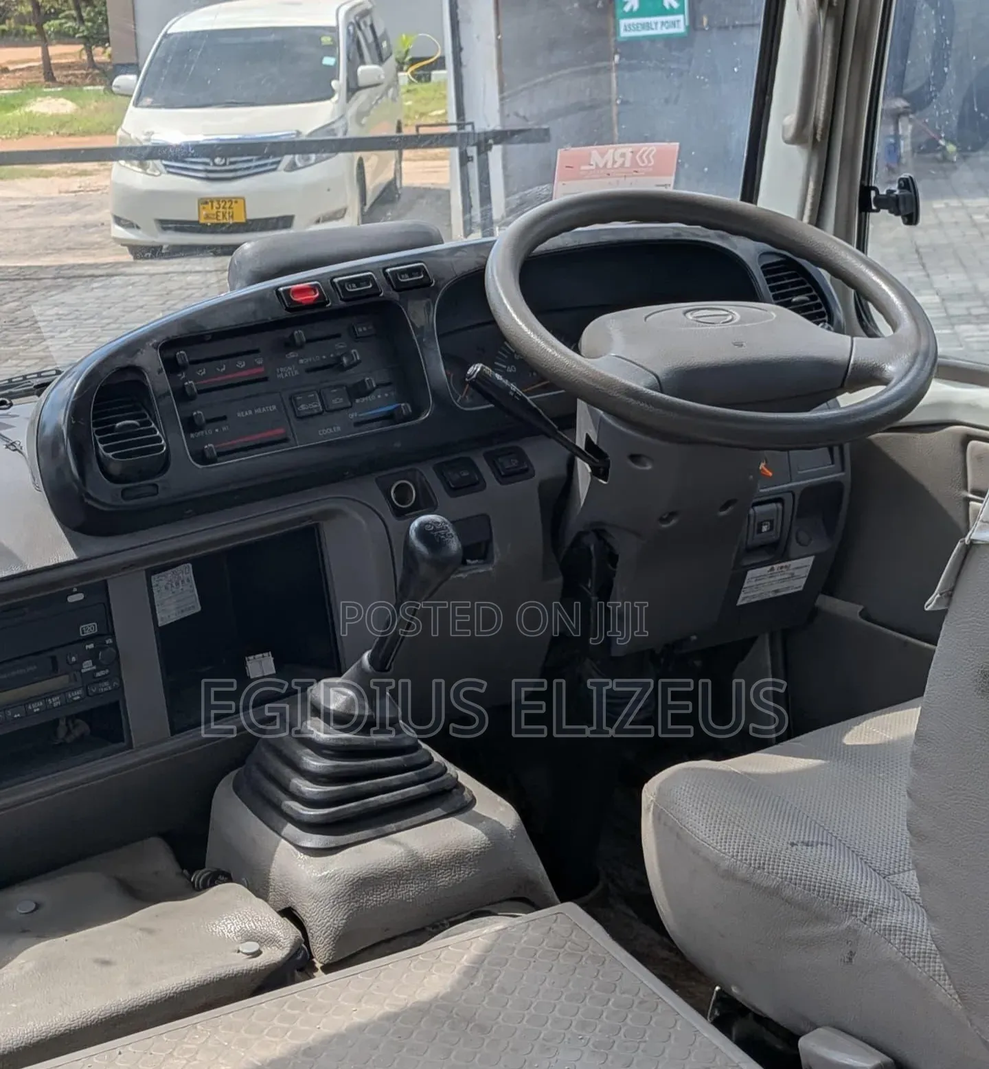 Toyota Coaster 2005 Yellow