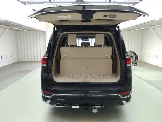 Toyota Land Cruiser LC300 2023 Black