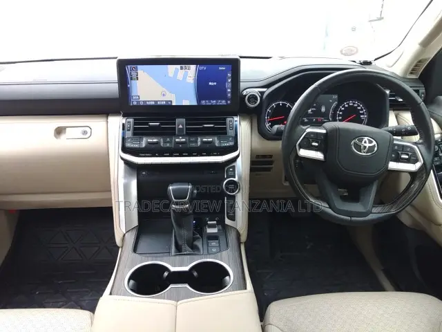 Toyota Land Cruiser LC300 2023 Black