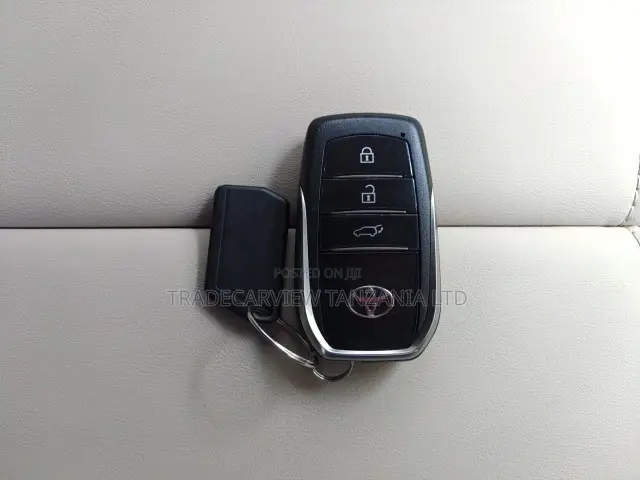 Toyota Land Cruiser LC300 2023 Black