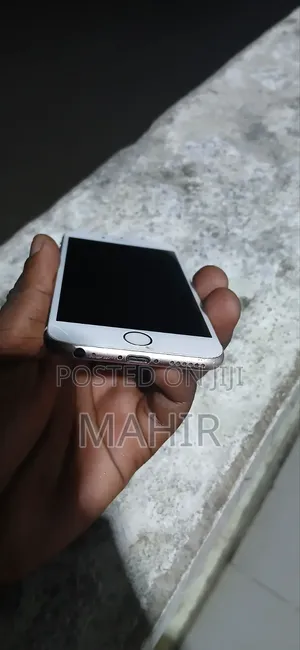 Apple iPhone 6s 32 GB Gold
