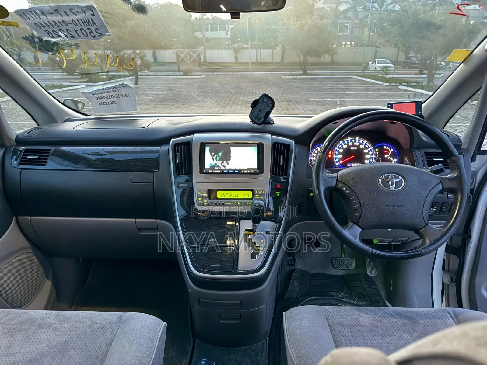 Toyota Alphard 2009 White