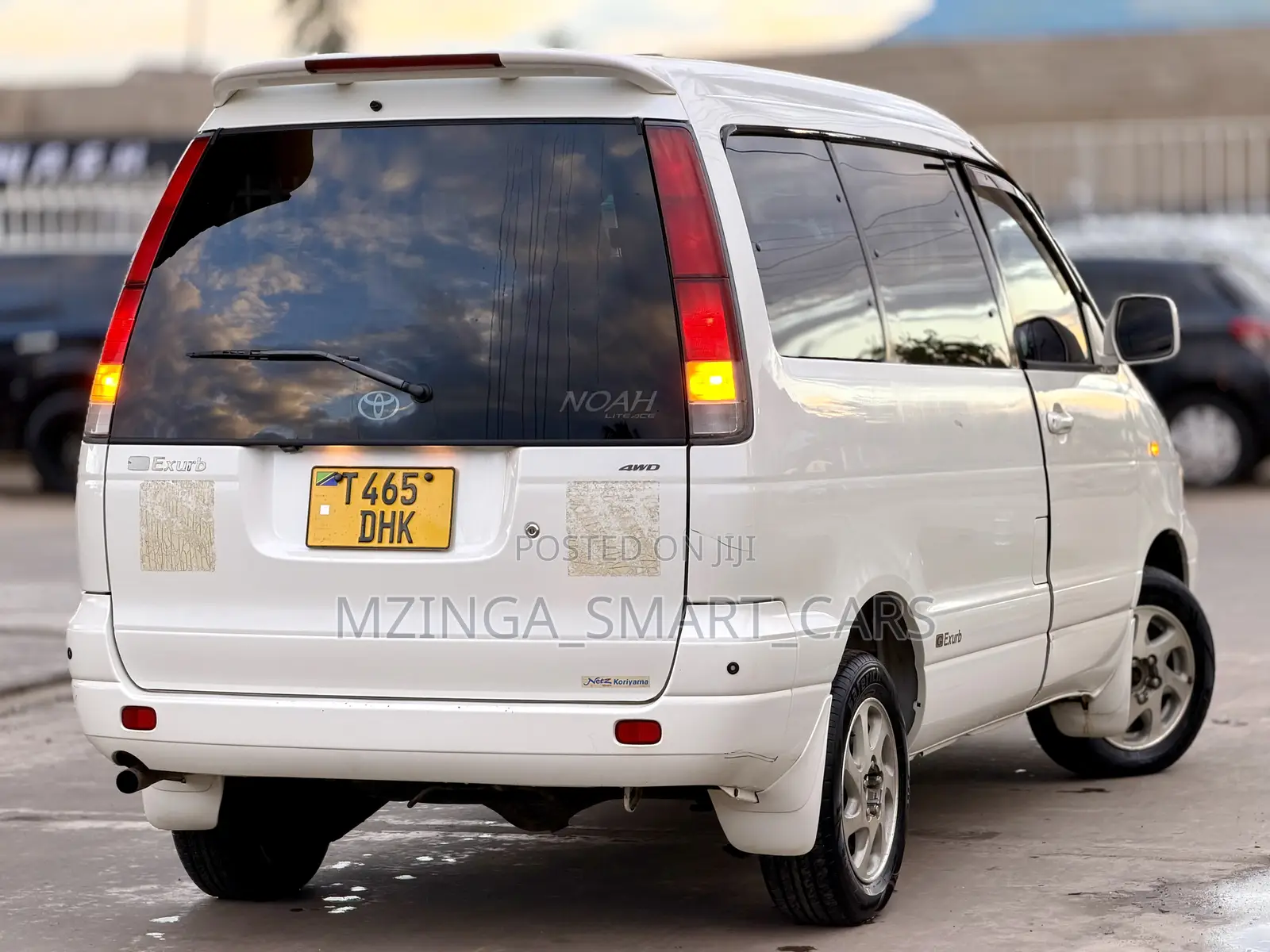 Toyota Noah 2.0 AWD (8 Seater) 2001 White