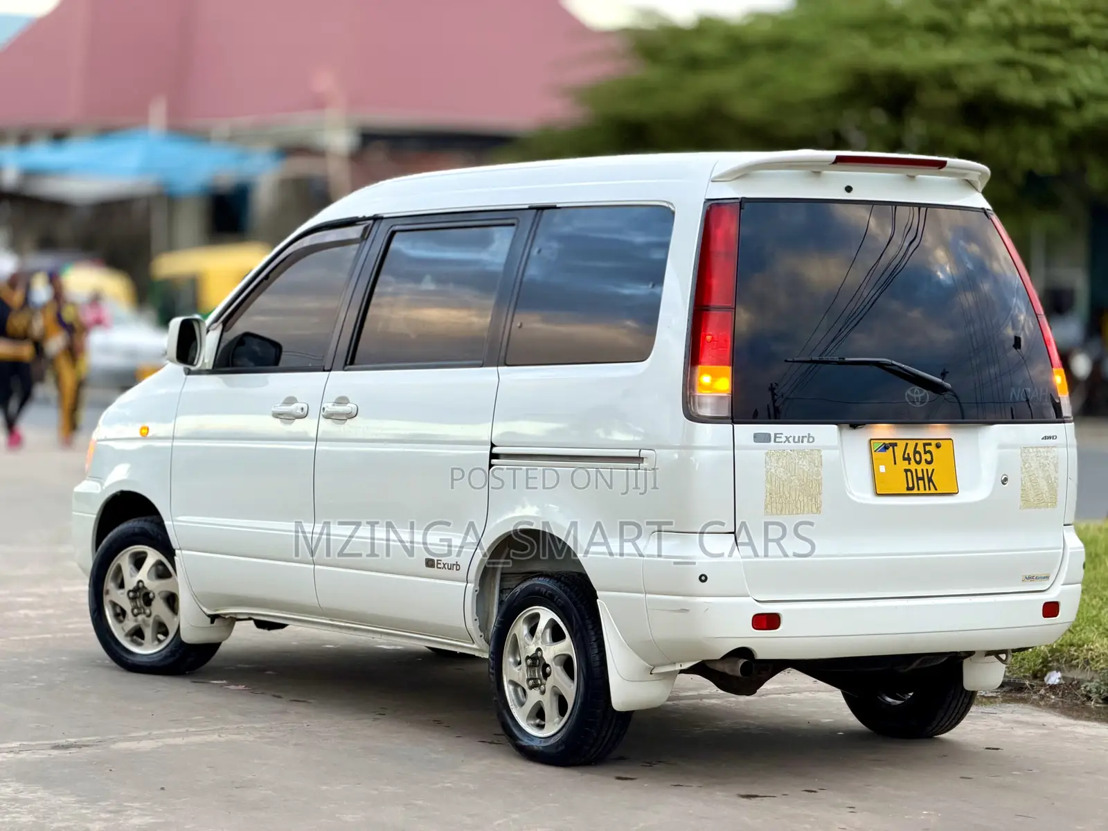 Toyota Noah 2.0 AWD (8 Seater) 2001 White