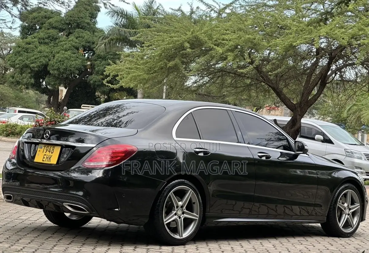 Mercedes-Benz C200 2014 Black
