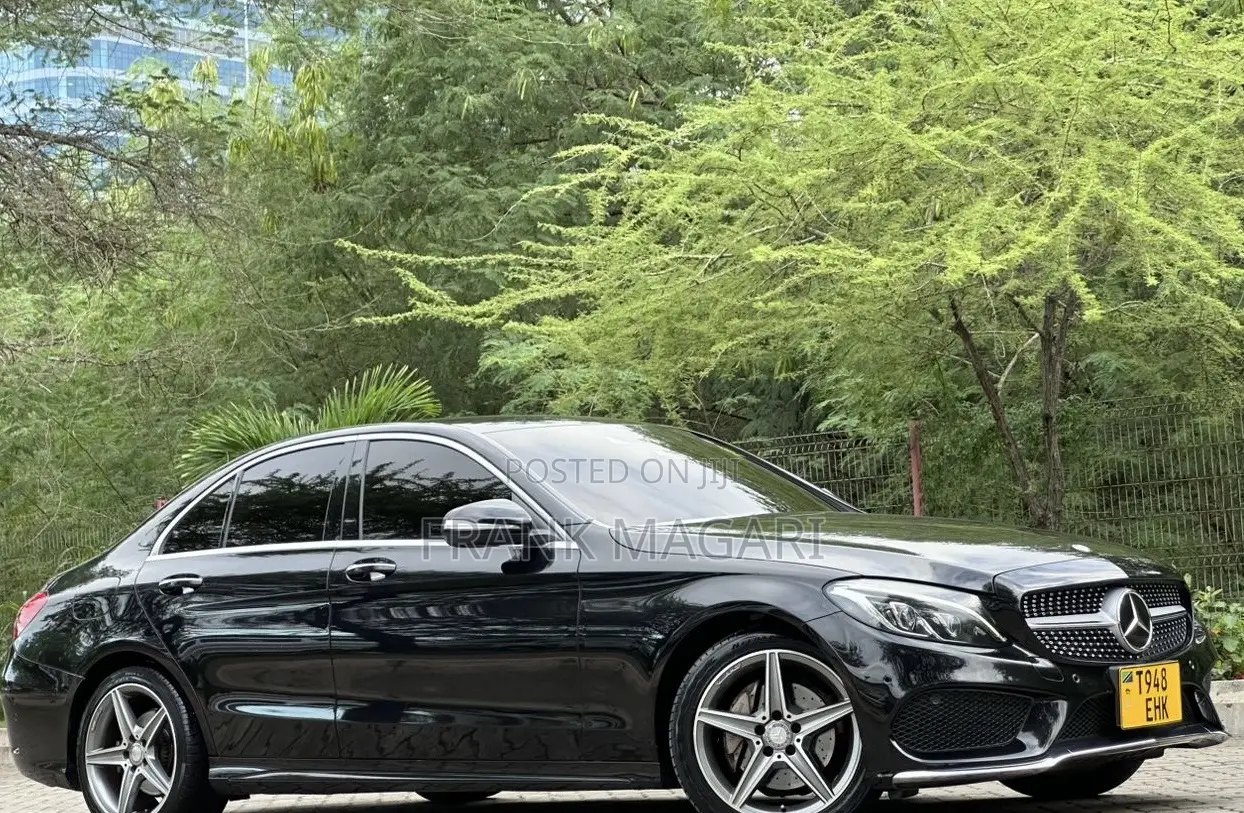 Mercedes-Benz C200 2014 Black