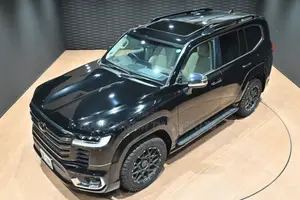 Toyota Land Cruiser LC300 2024 Black
