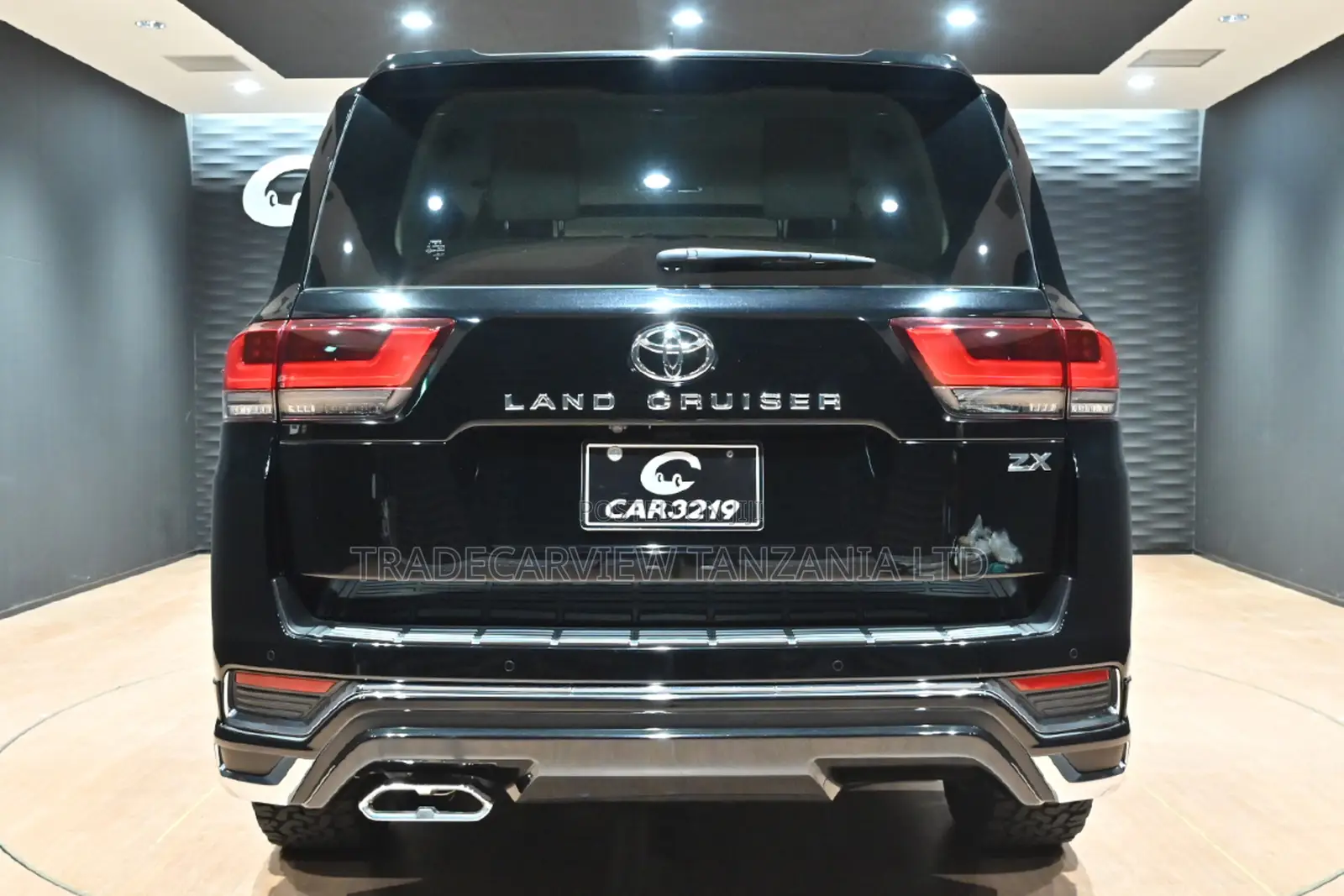 Toyota Land Cruiser LC300 2024 Black