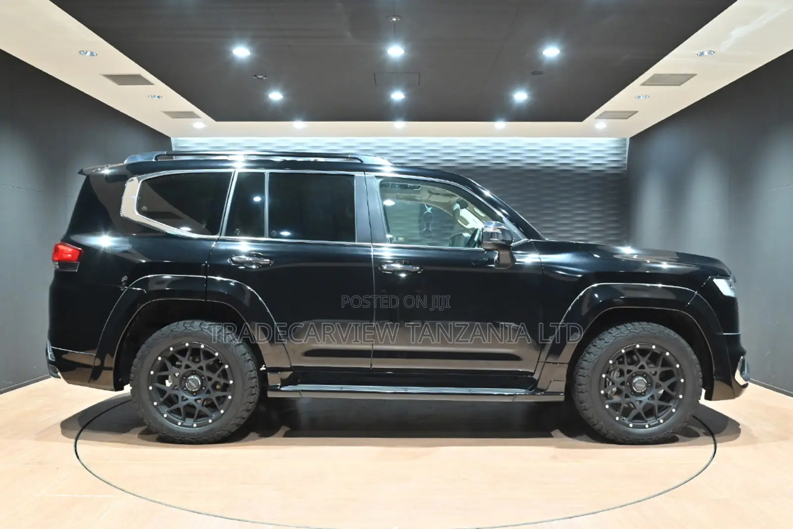 Toyota Land Cruiser LC300 2024 Black