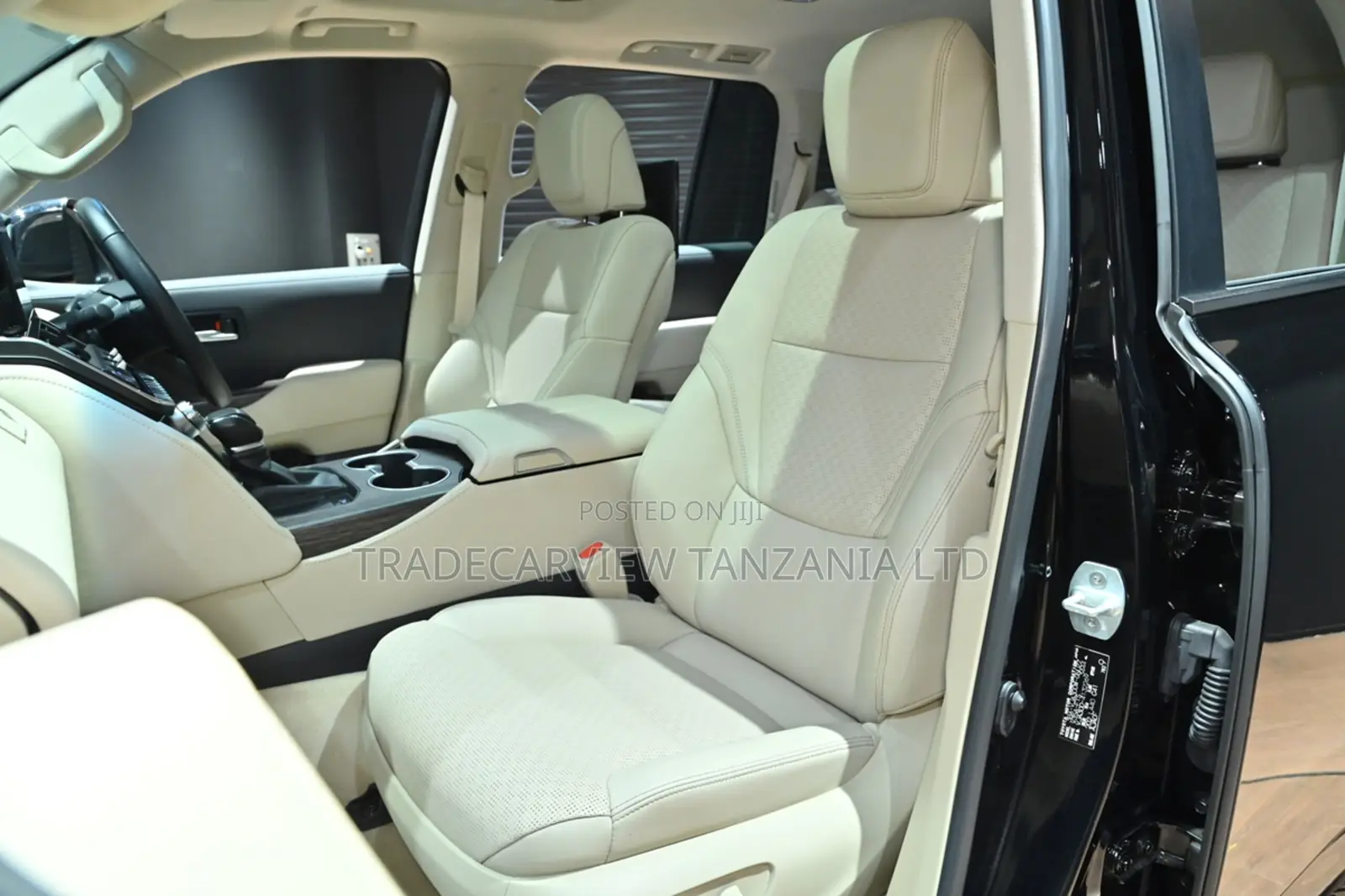 Toyota Land Cruiser LC300 2024 Black