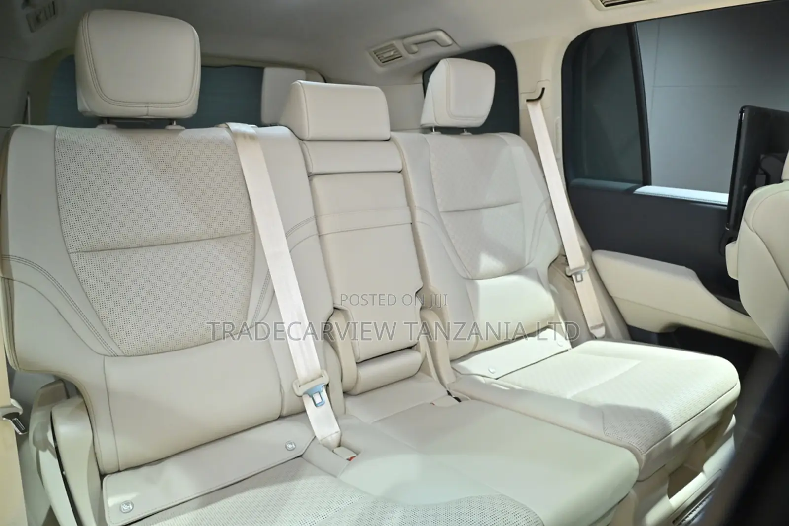 Toyota Land Cruiser LC300 2024 Black