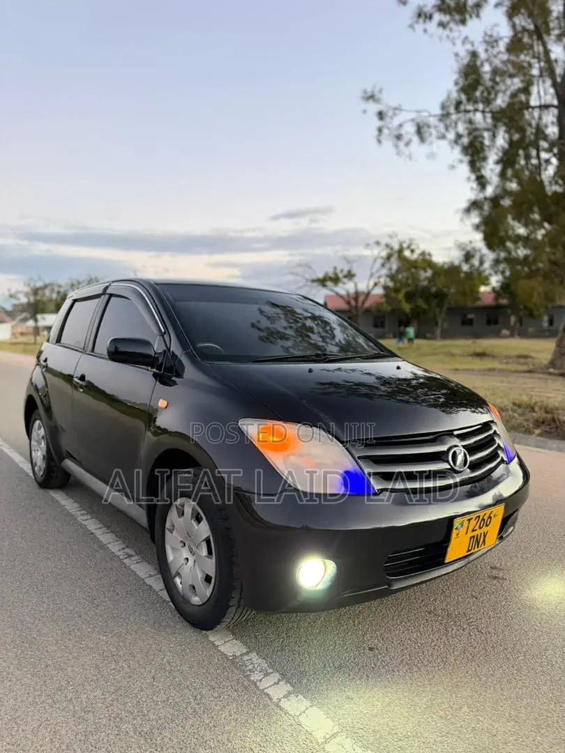 Toyota IST 2004 Black