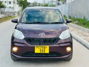 Toyota Passo 2018 Maroon