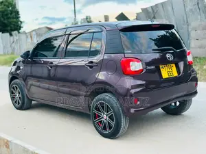 Toyota Passo 2018 Maroon