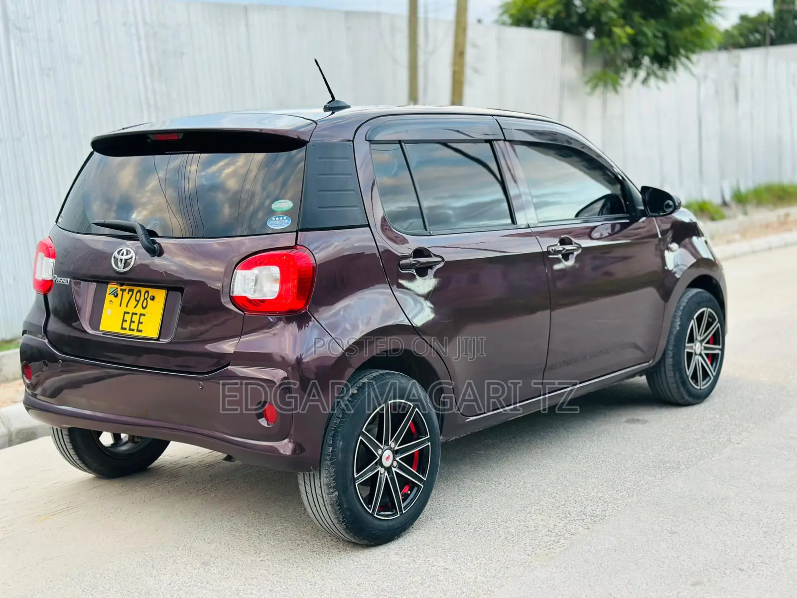 Toyota Passo 2018 Maroon