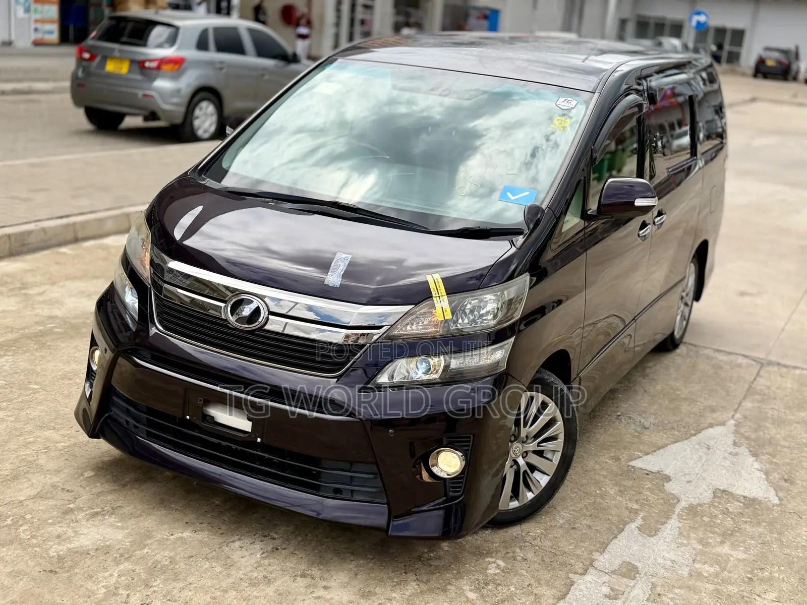 Toyota Alphard 2.4 Petrol FWD 2013 Maroon