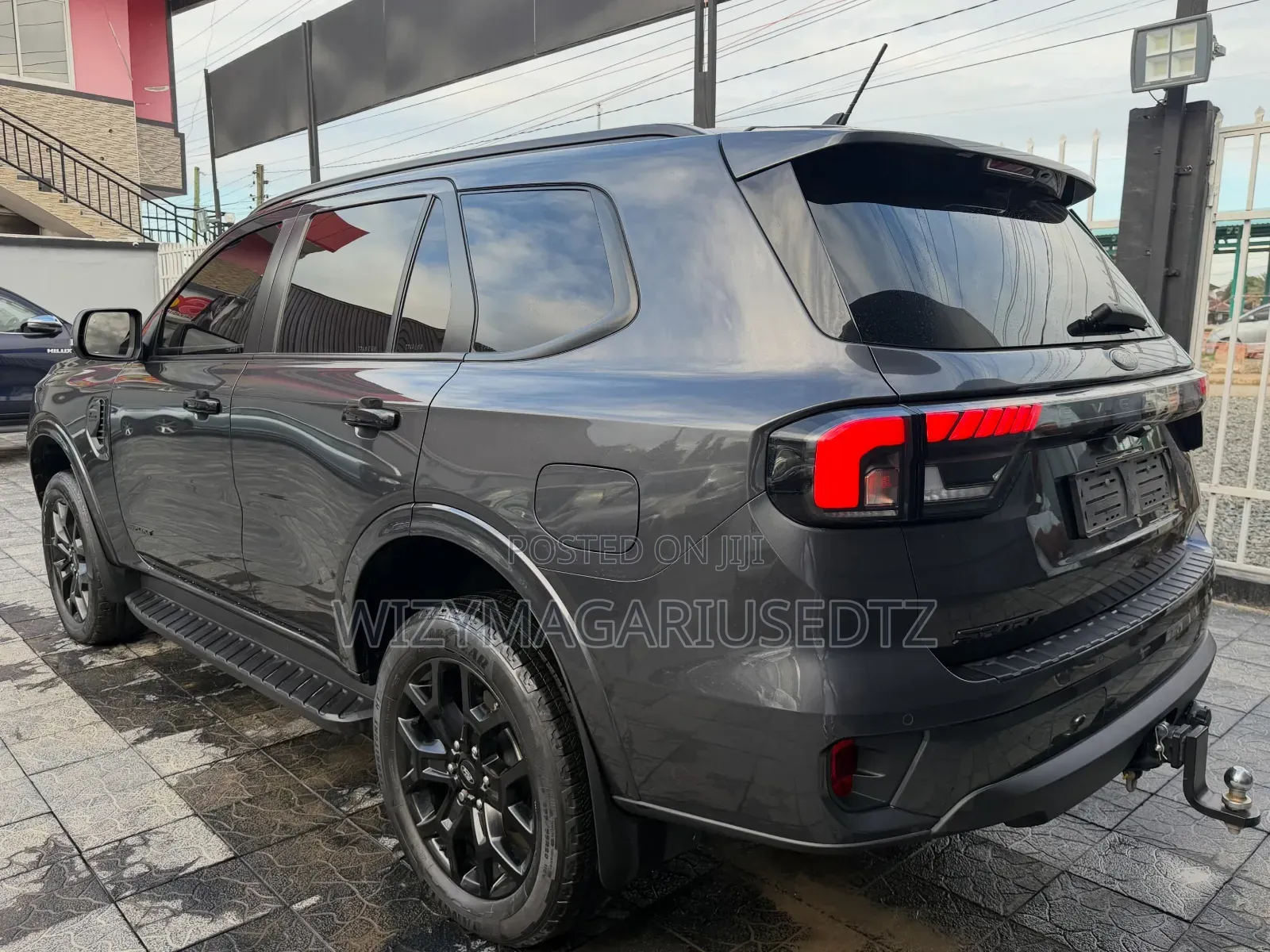 Ford Everest 2024 Gray
