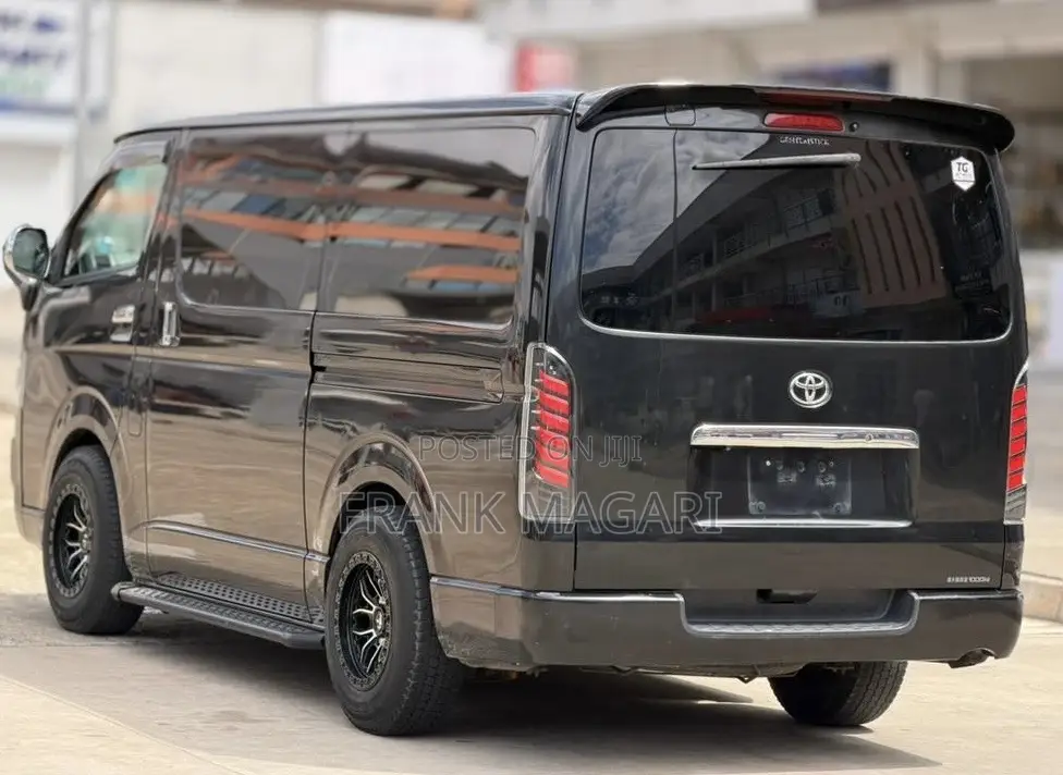 Toyota HiAce 2009 Black