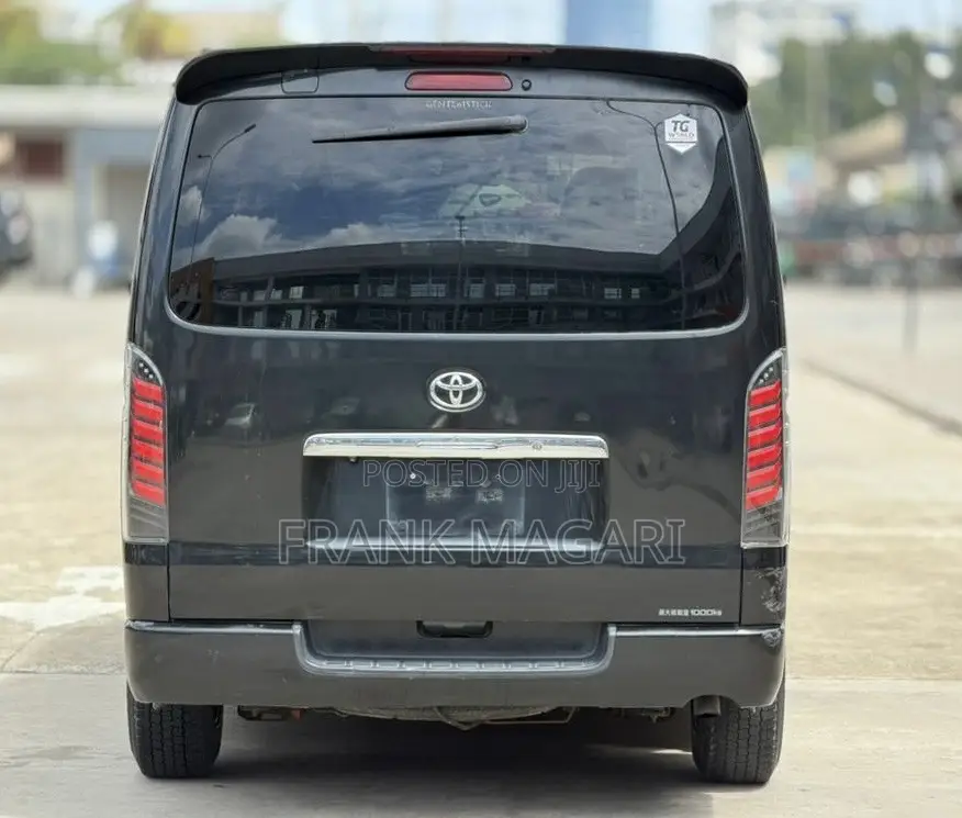 Toyota HiAce 2009 Black