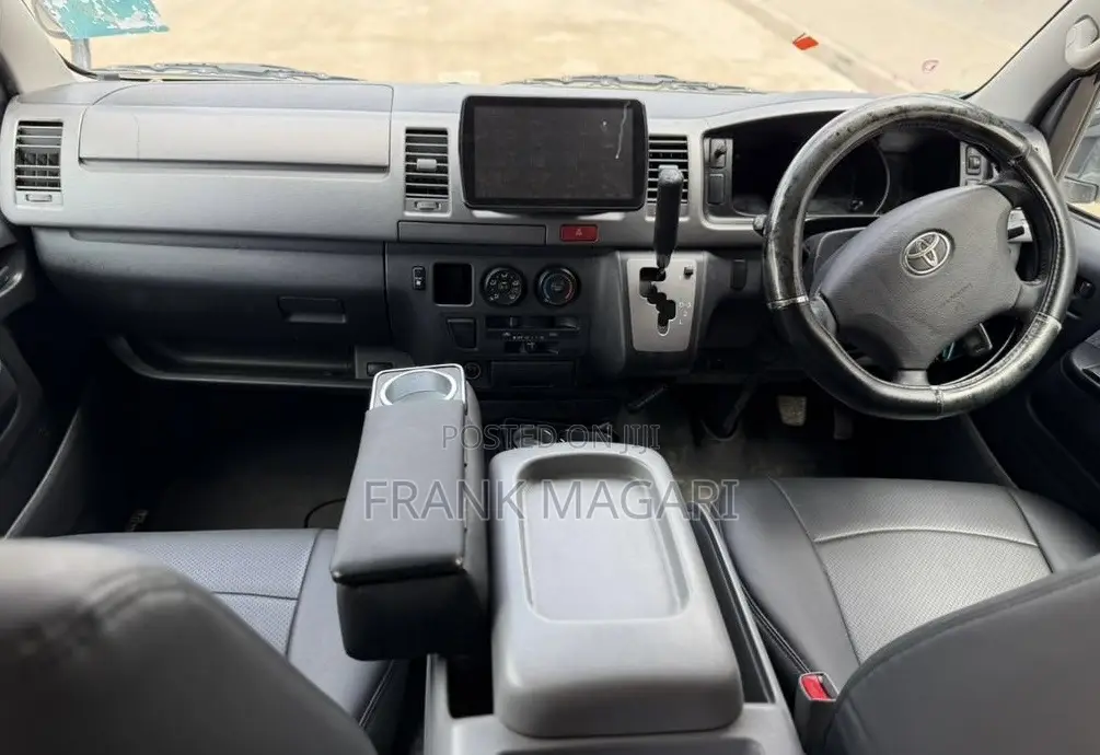 Toyota HiAce 2009 Black