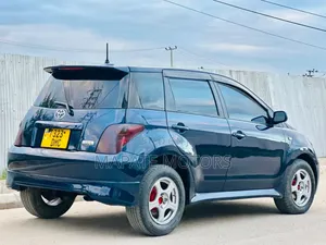 Toyota IST 2004 Blue
