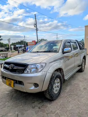 Toyota Hilux 2009 Gold