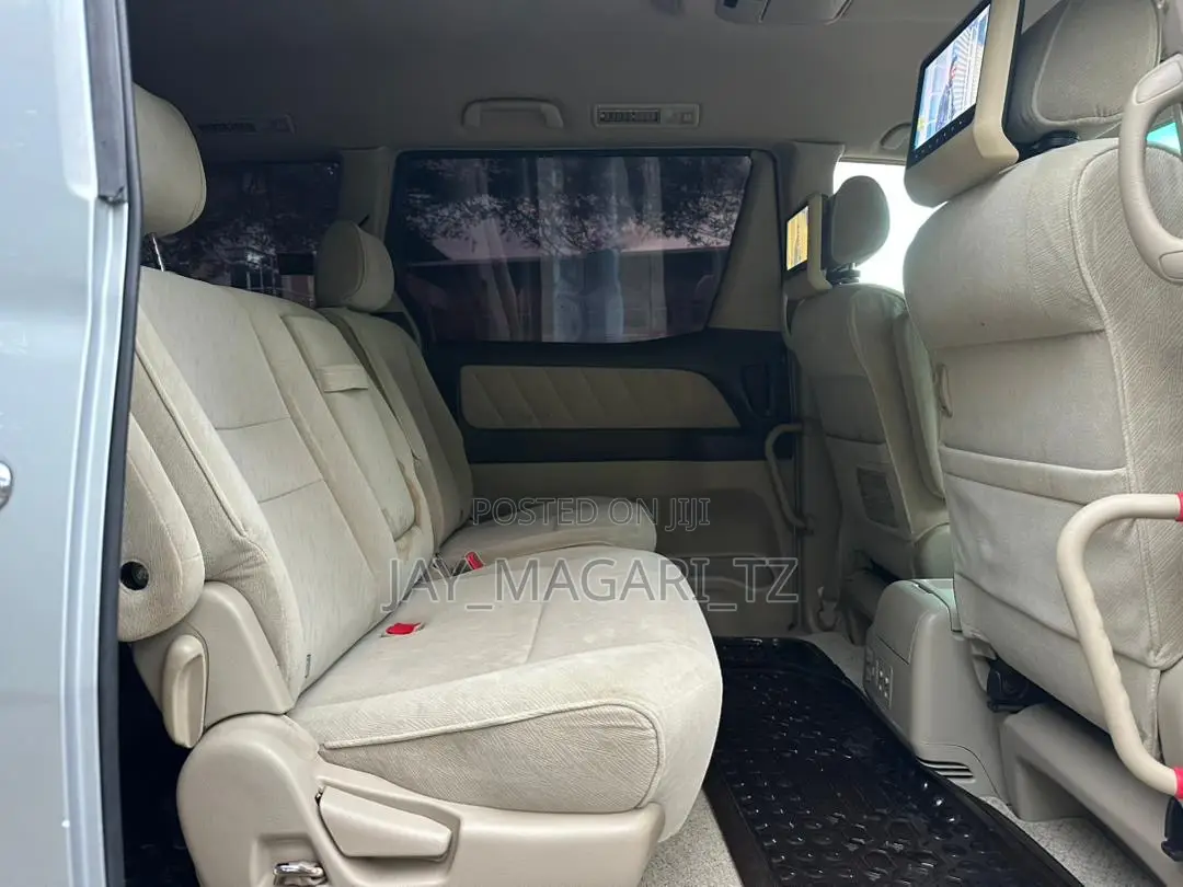 Toyota Alphard 2006 Silver