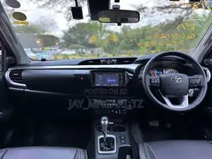 Toyota Hilux 2021 Blue