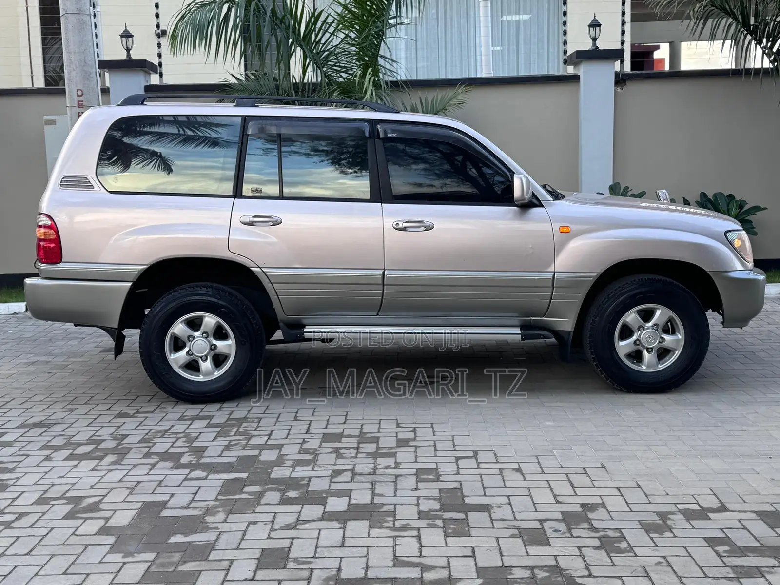 Toyota Land Cruiser 2001 Silver