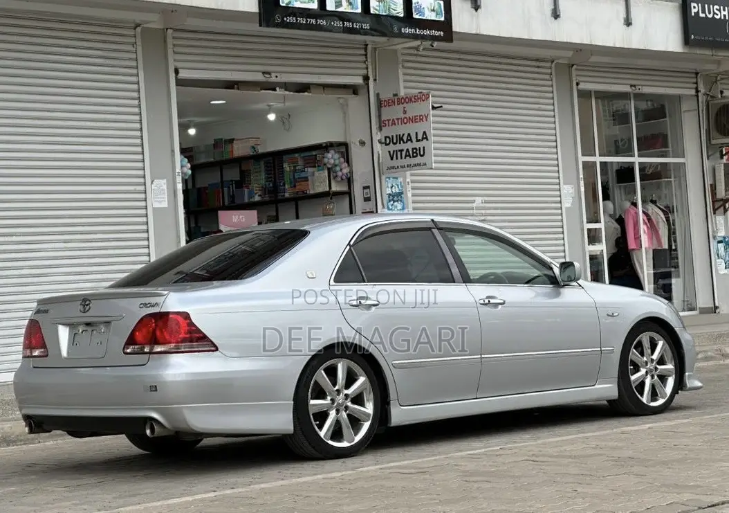 Toyota Crown 2006 Silver