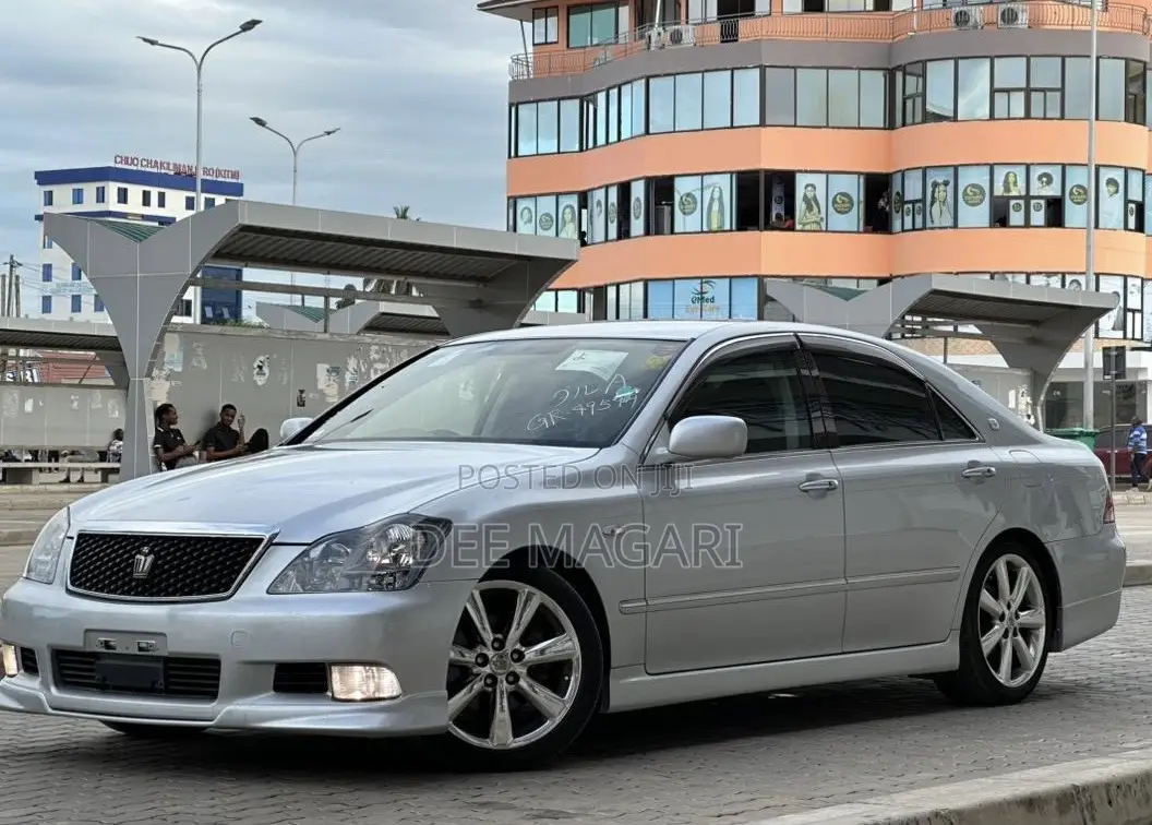 Toyota Crown 2006 Silver