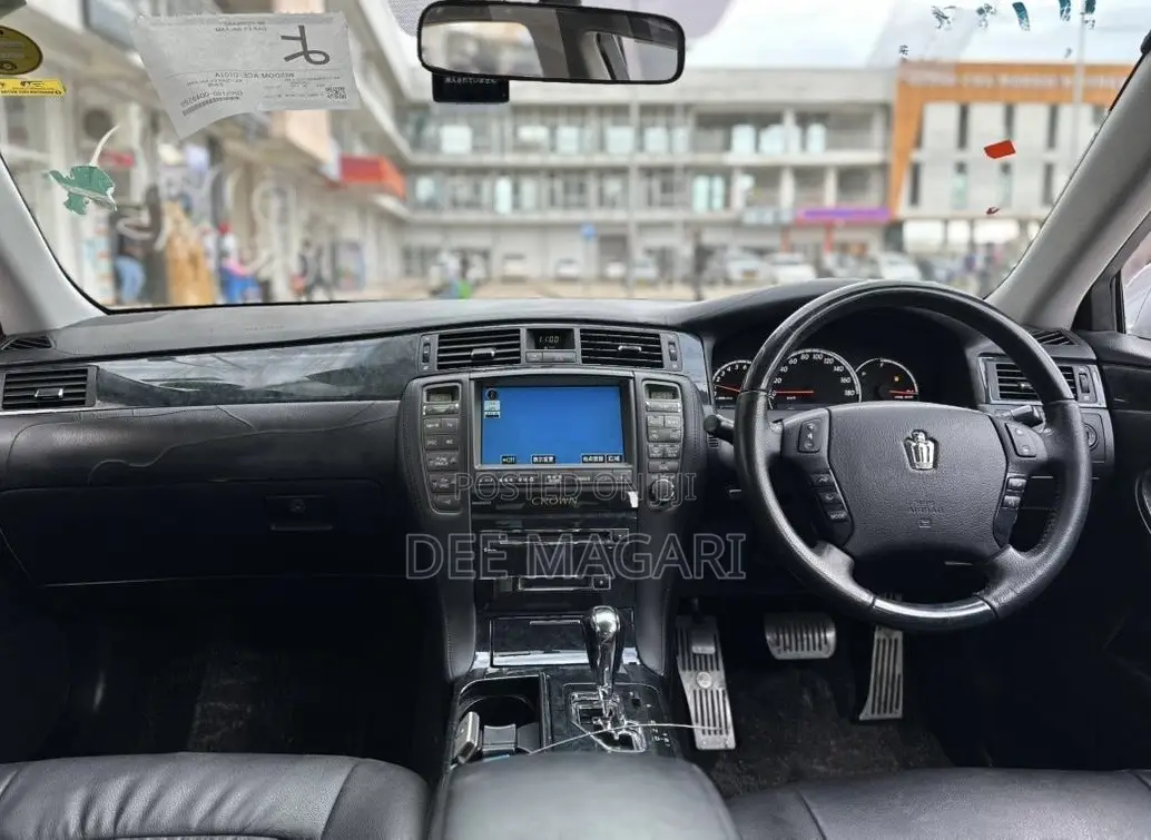 Toyota Crown 2006 Silver