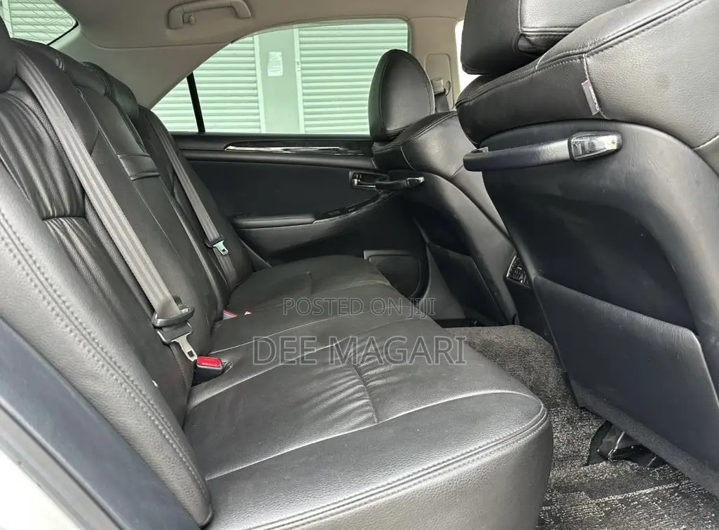 Toyota Crown 2006 Silver