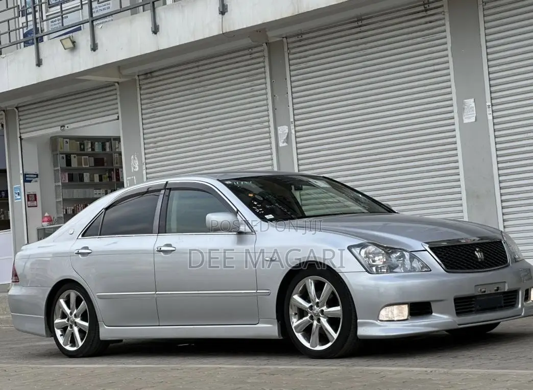 Toyota Crown 2006 Silver