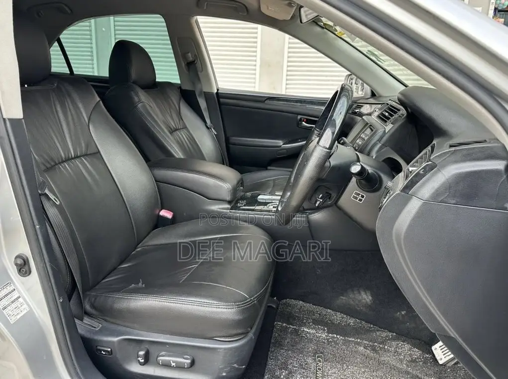 Toyota Crown 2006 Silver
