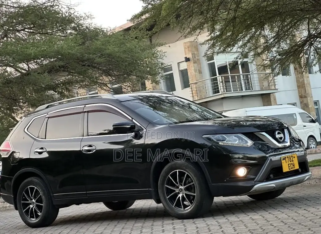Nissan X-Trail 2013 Black