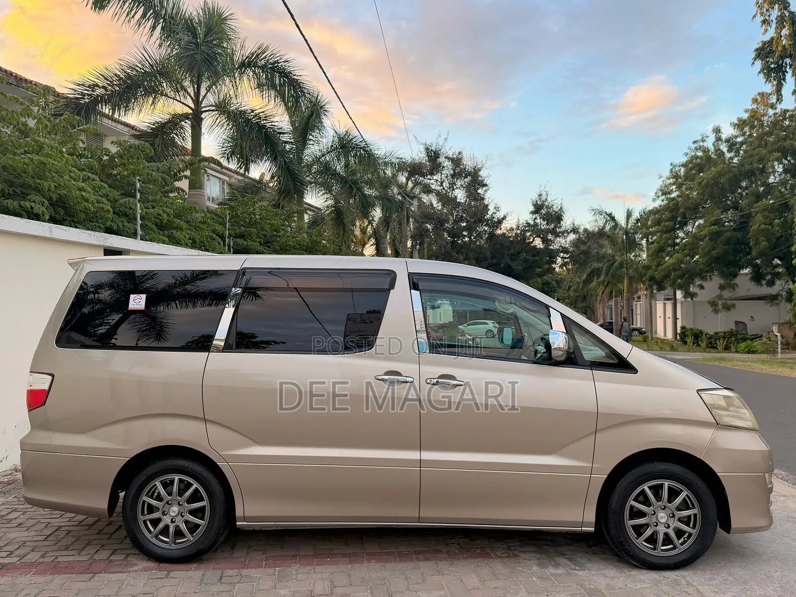Toyota Alphard 2006 Gold