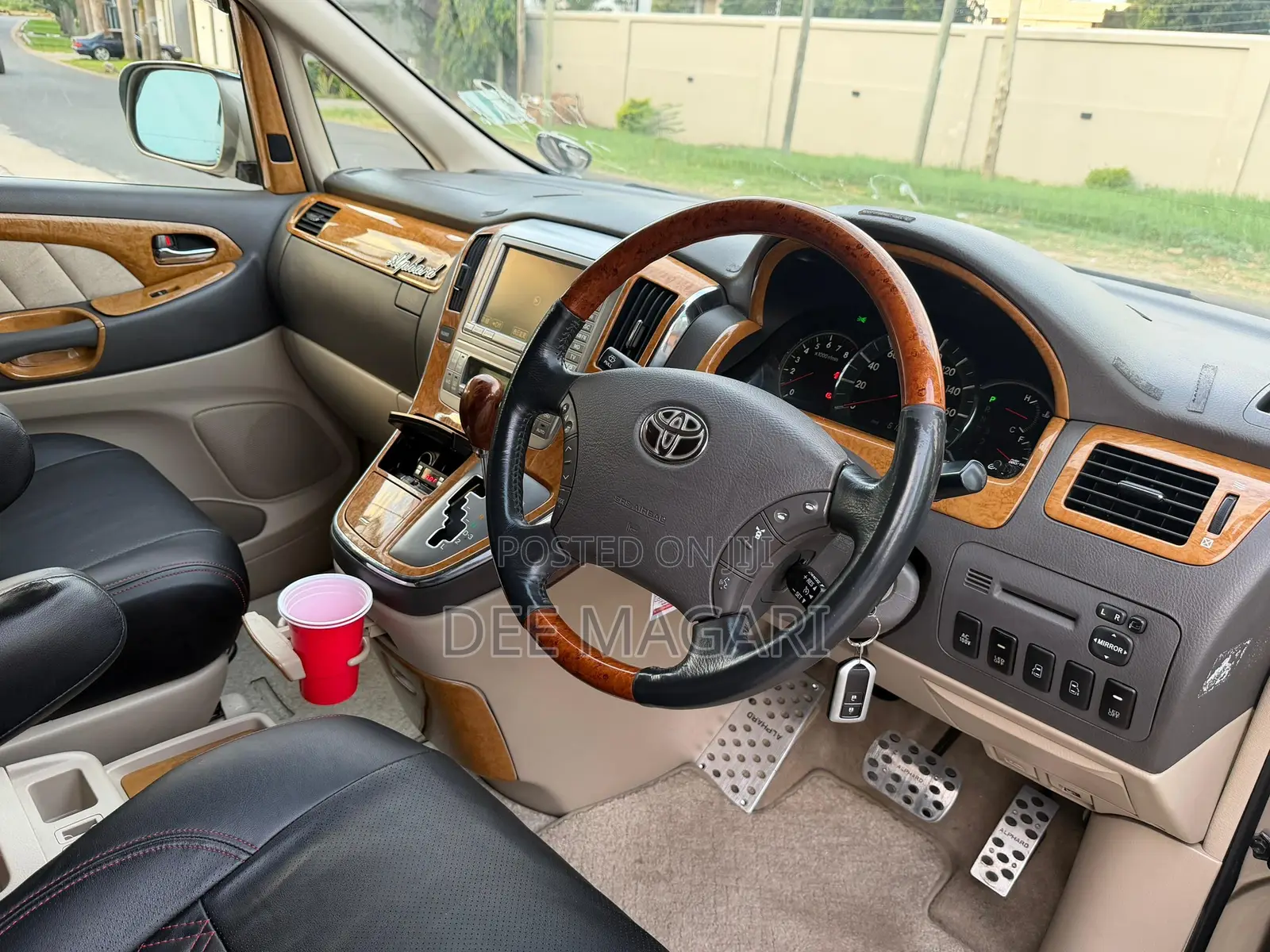 Toyota Alphard 2006 Gold